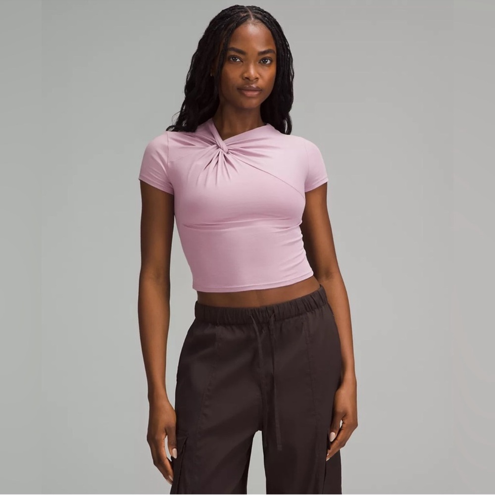 NWT 💕 Lululemon Asymmetrical Front-Twist T-shirt in Rose Blush size large - Picture 2 of 7